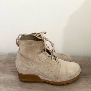 Sorel Evie Womens 8.5 Grey Suede Wedge Boots Ankle Booties Lace Up Waterproof
